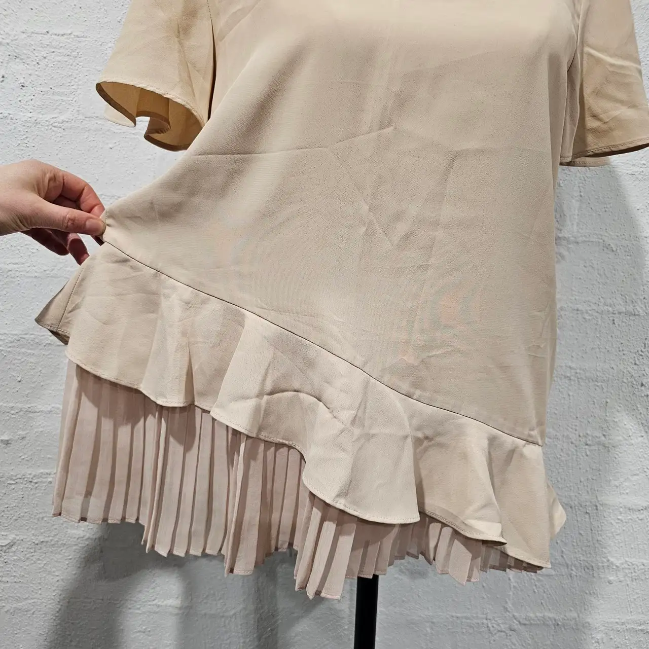 Zara flutter sleeve blouse size S pleated smart corporate – photo 2