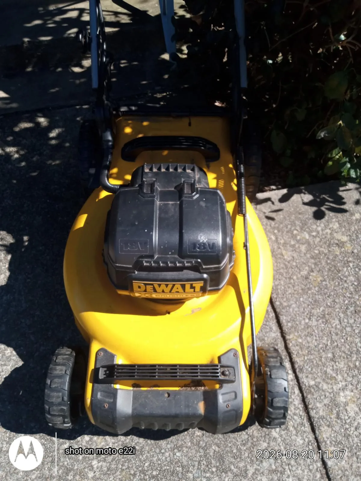 DeWalt lawnmower+ catcher (body only) — photo 4