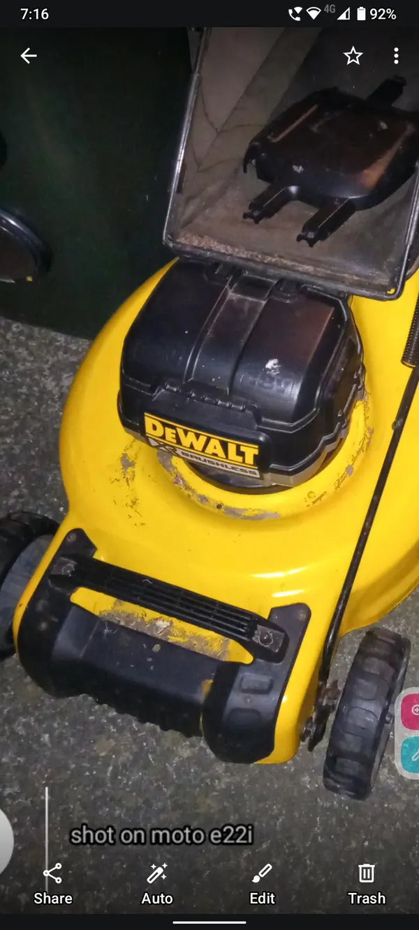 DeWalt lawnmower+ catcher (body only)