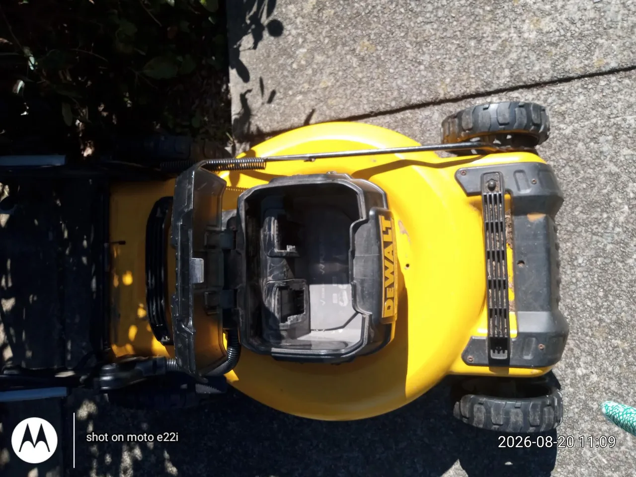 DeWalt lawnmower+ catcher (body only) — photo 5
