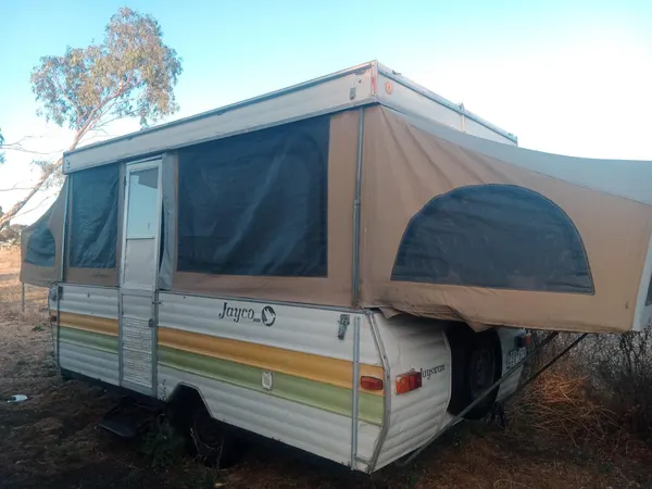 Caravan camper trailer
