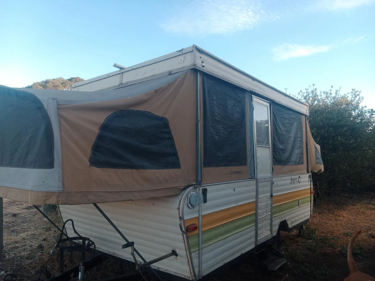Caravan camper trailer – photo 2