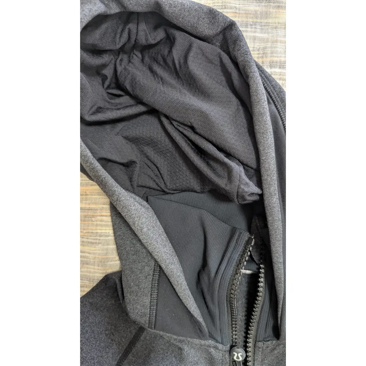 Lululemon grey extra-long, stretchy hoodie size 8 – photo 3