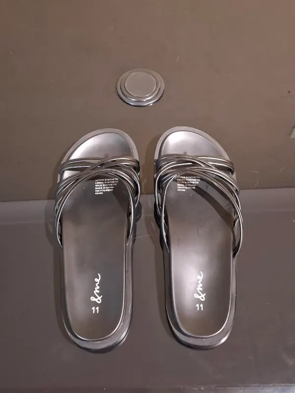 &me Sandals size 11