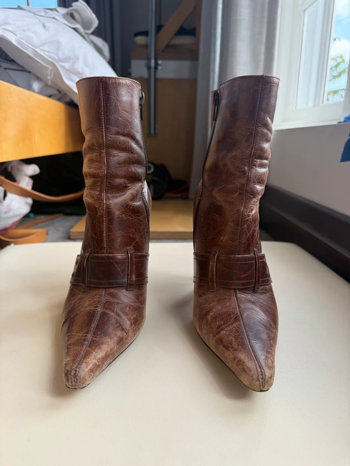 Vintage Y2K pointed-toe boots — photo 5