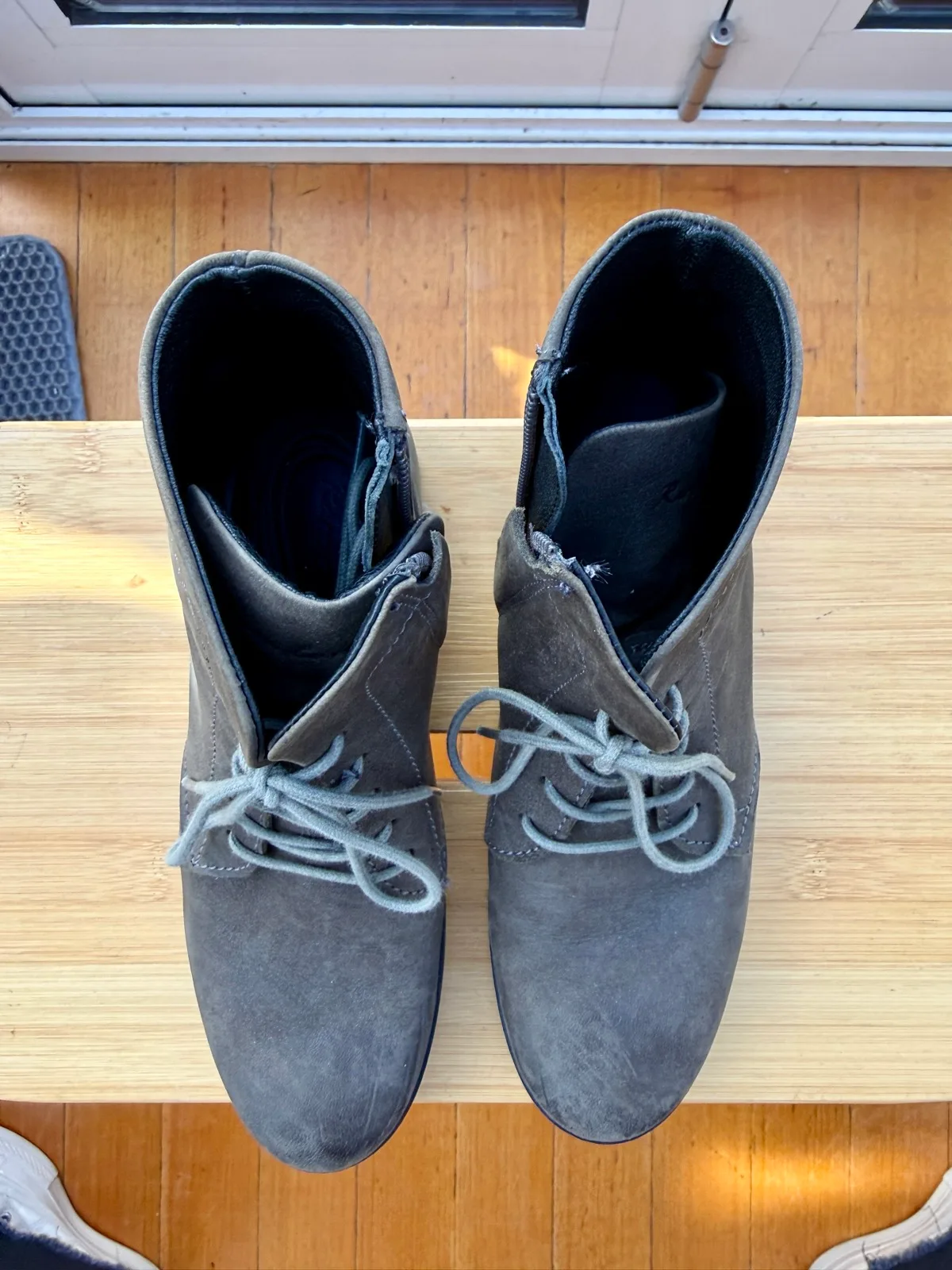 Grey Leather Lace-up Ankle Boots- Rare Earth — photo 3