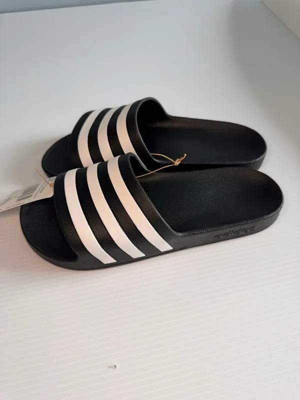 Adidas Adilette Aqua Slides Black White – UK 9 / EU 43 – BNWT