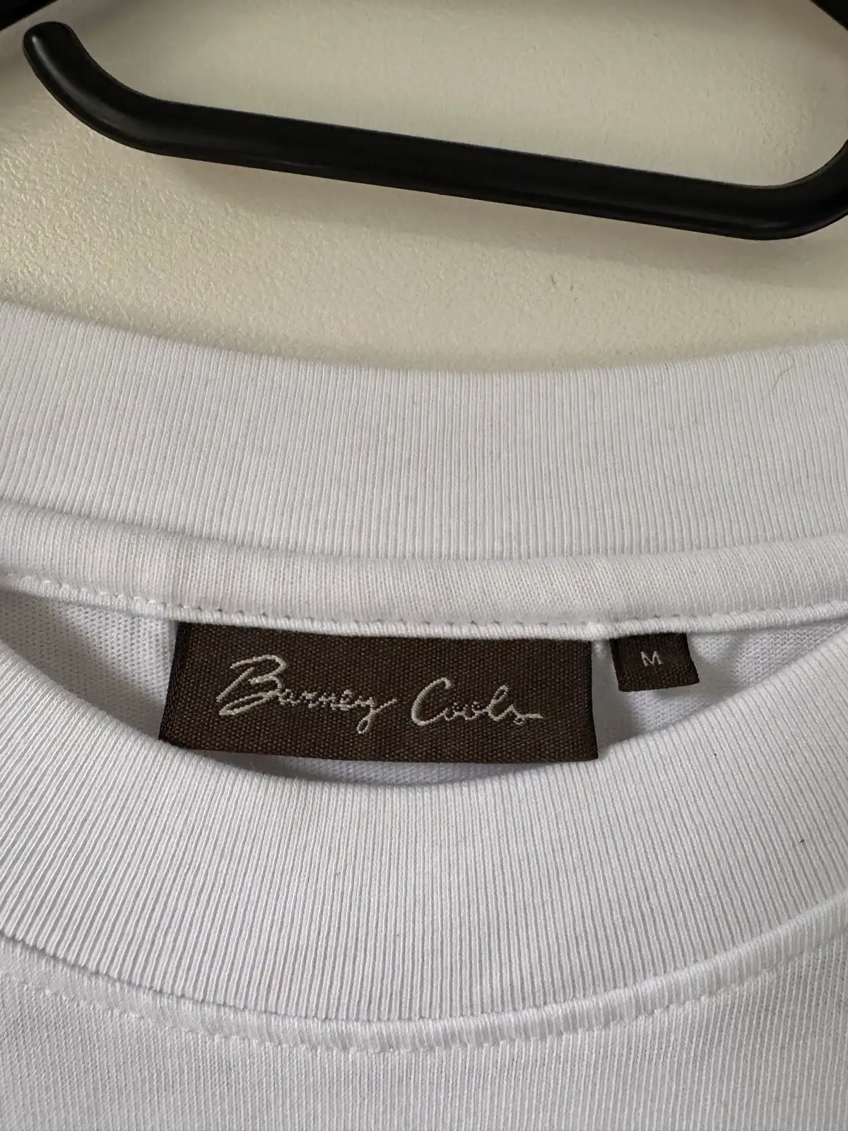 Barney Cools Swan Tee – White – Size M – BNWOT – photo 5
