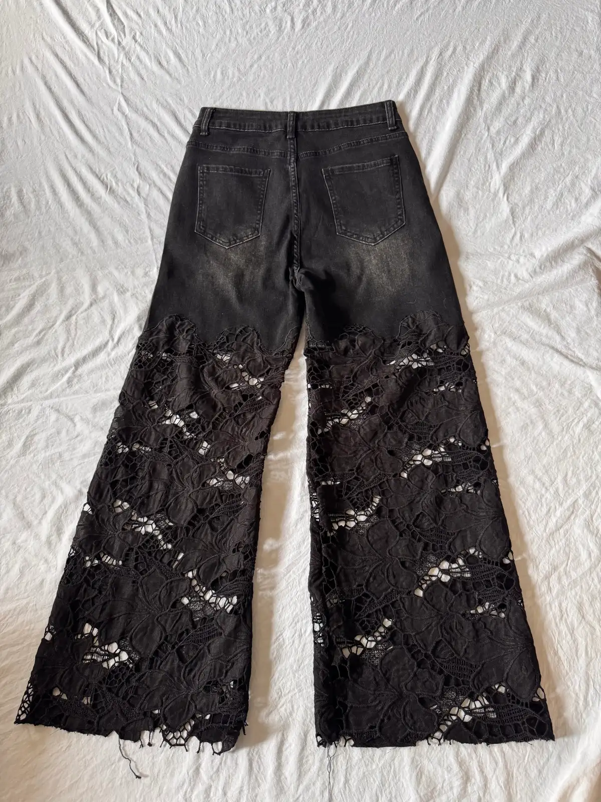 Black Floral Lace Wide Leg Flare Jeans Beaded Detail XL BNWOT – photo 8