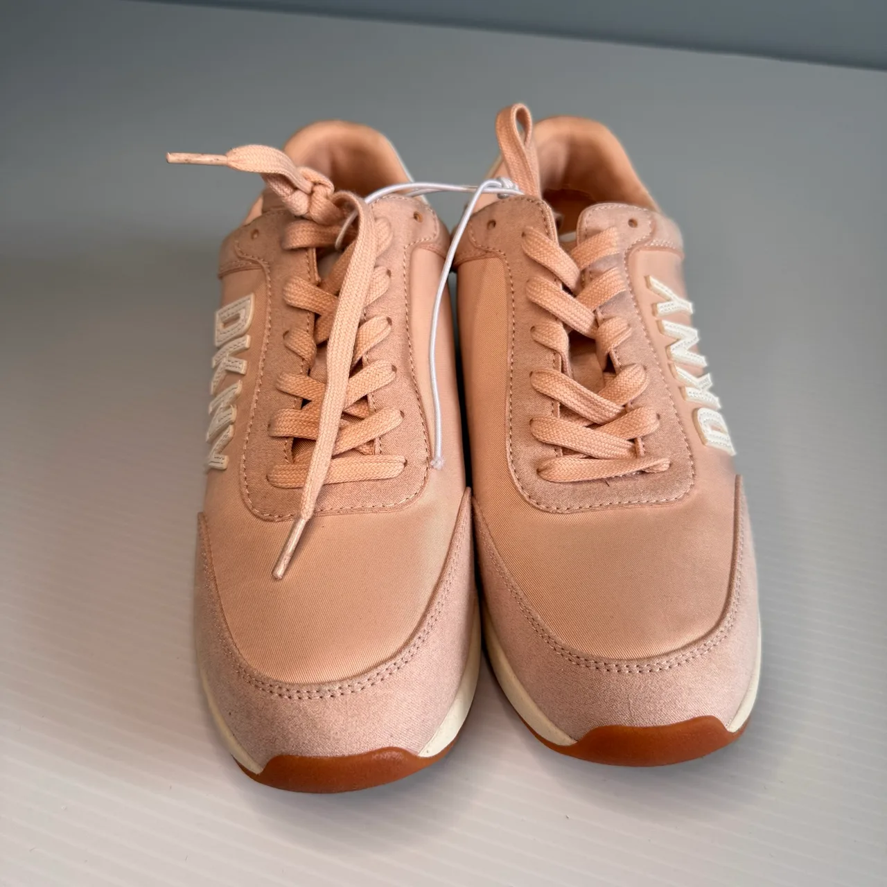 DKNY Onika Pink Sneakers – Size US 8 / EU 38.5 – BNWOT – photo 4