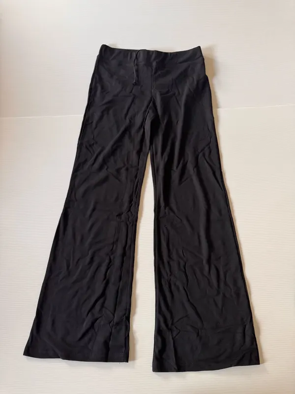 Bewish Black High Waisted Flared Yoga Pants Size 10 BNWT