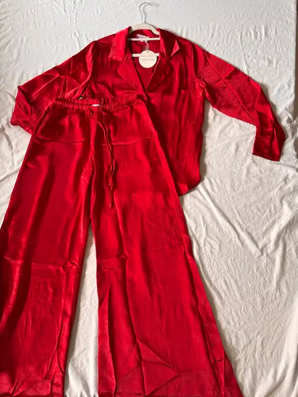 THANNE Red Satin Matching Shirt & Wide Leg Pants Set Size 8 BNWT