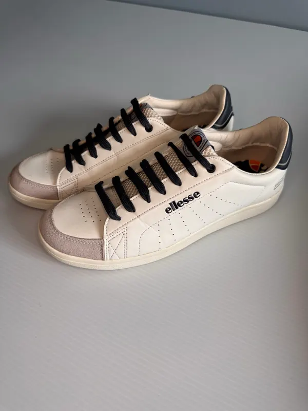 Ellesse Men’s White Navy Sneakers – Size UK 11 / EU 46