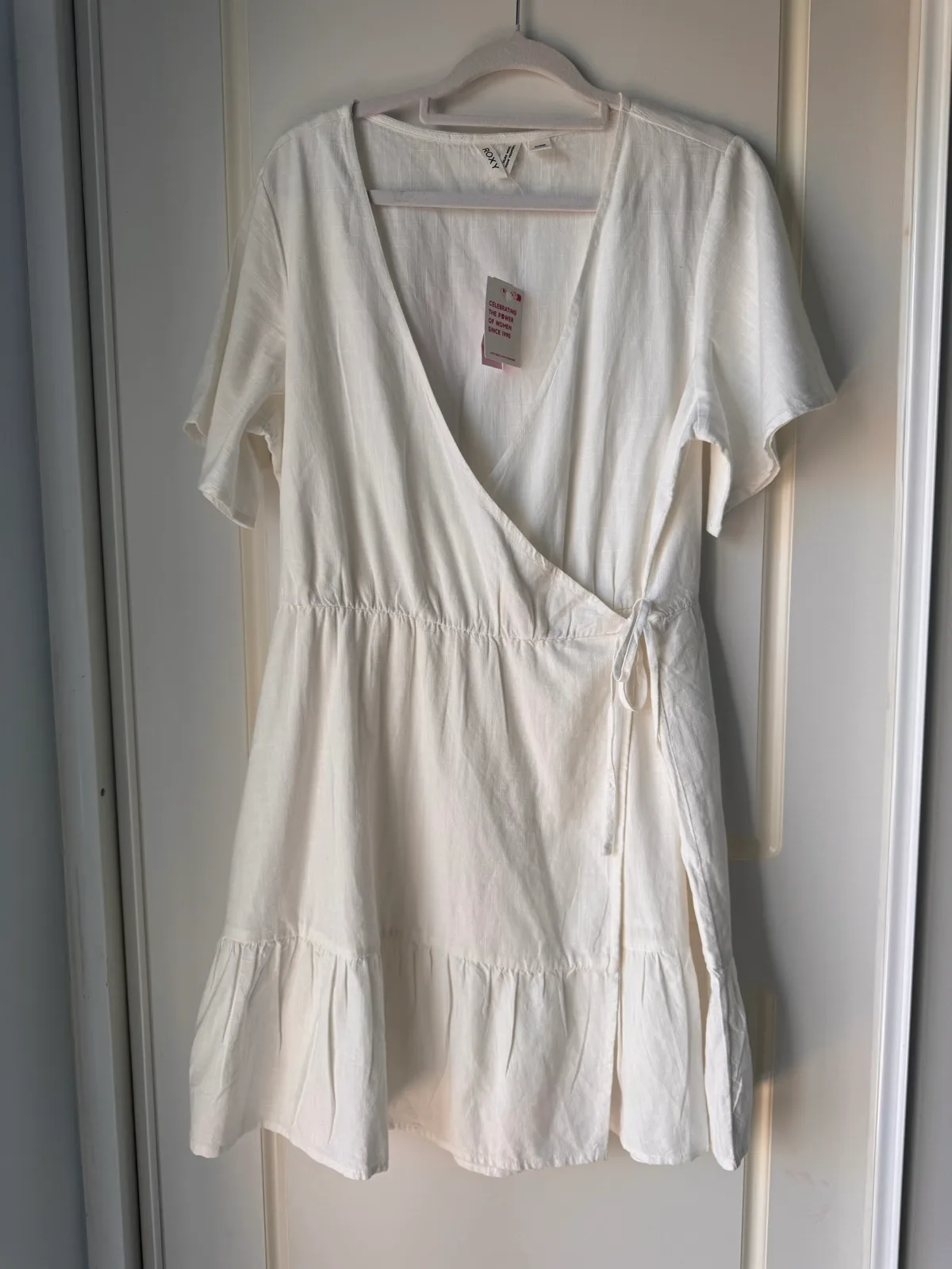 Roxy Sun and Sand white wrap mini dress XL/14 BNWT – photo 3