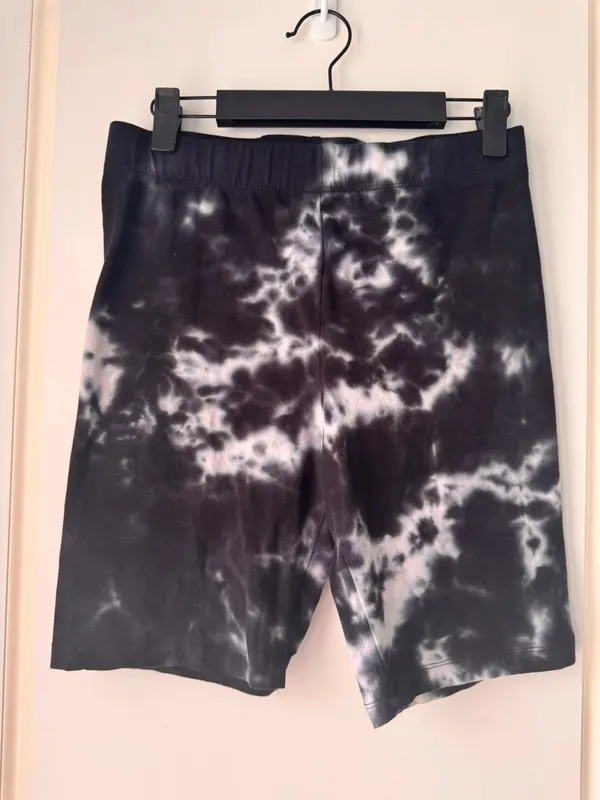Elite Action Sports Black & White Tie Dye Bike Shorts Size 8