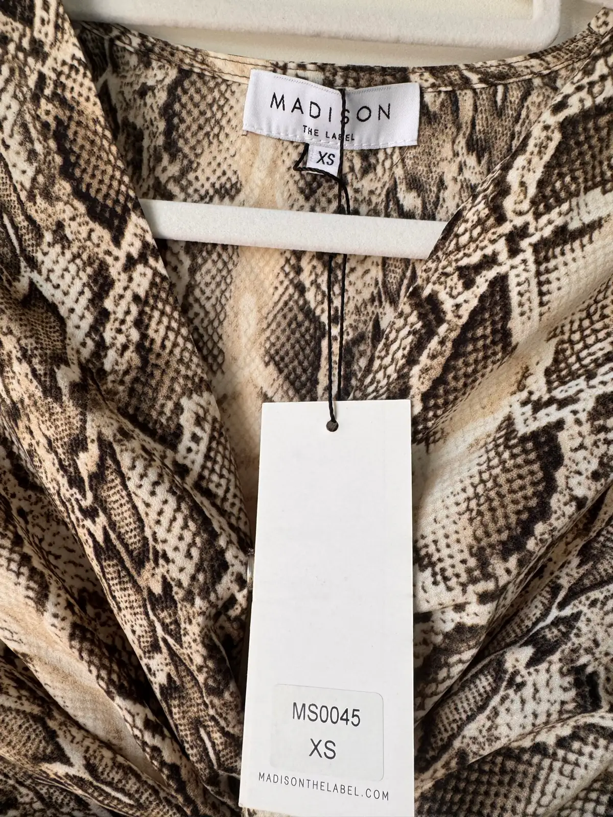 Madison The Label snake print twist front blouse XS BNWT – photo 2