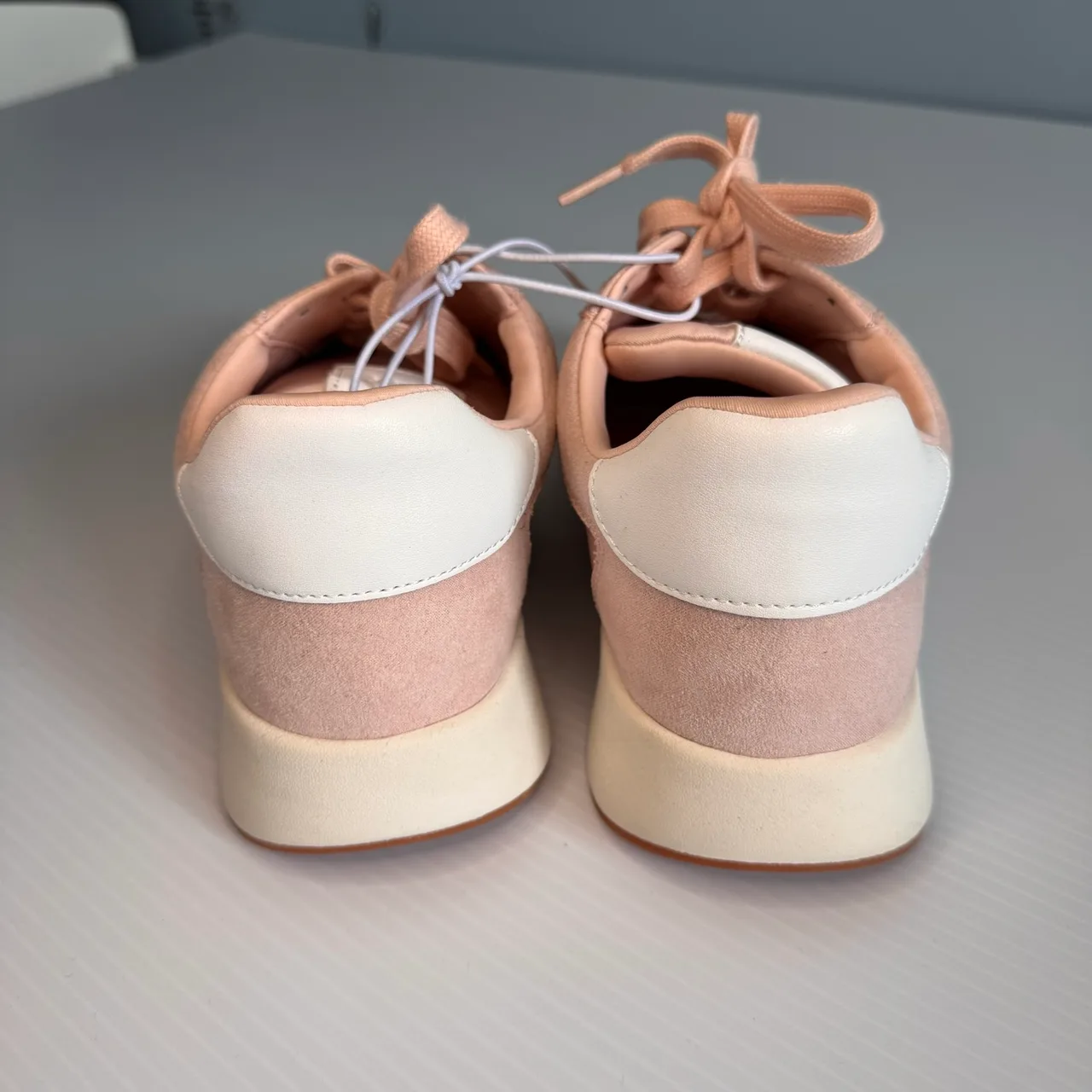 DKNY Onika Pink Sneakers – Size US 8 / EU 38.5 – BNWOT – photo 3