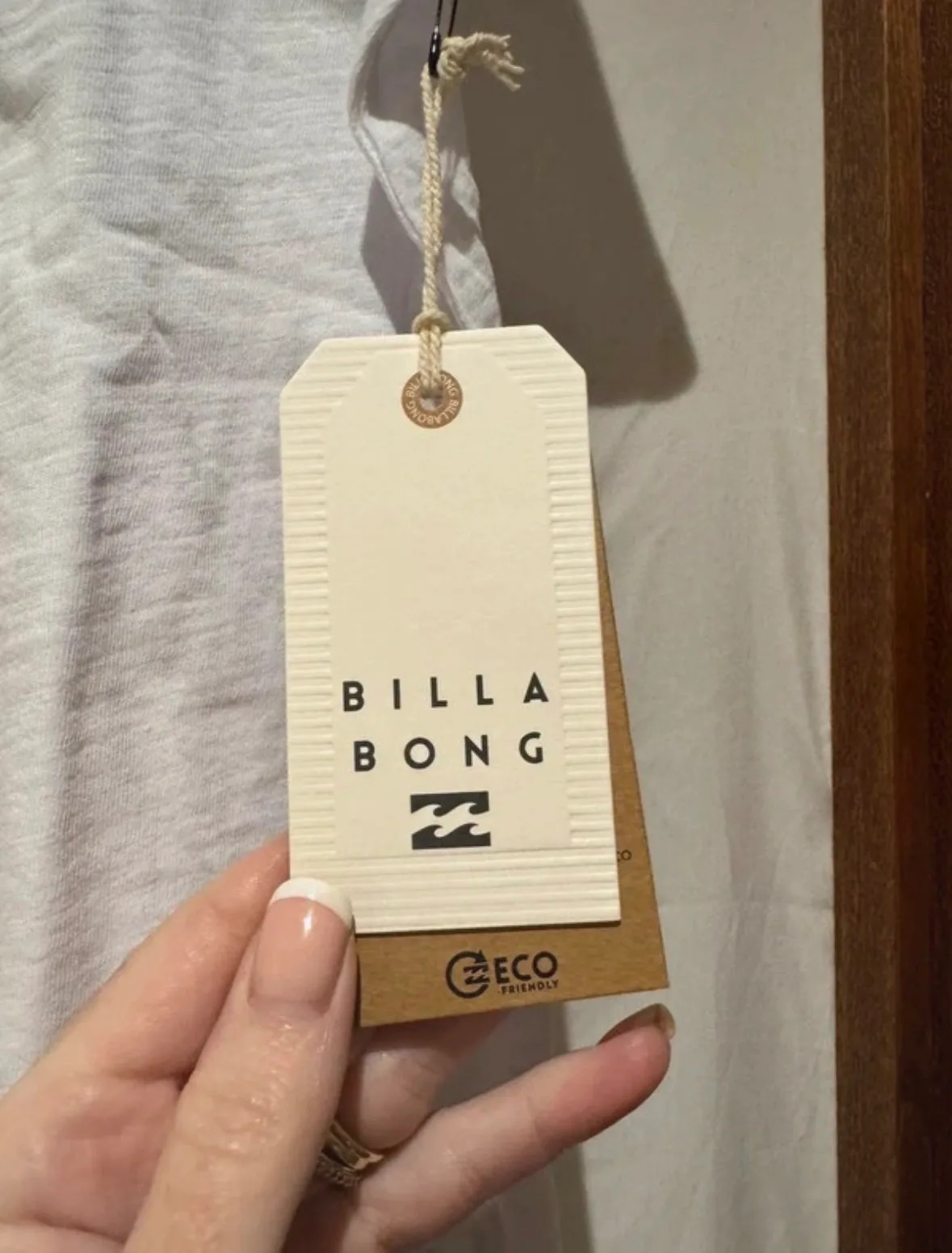 Billabong Gold Coast Corona Graphic Tee White – Size S – NWT – photo 3