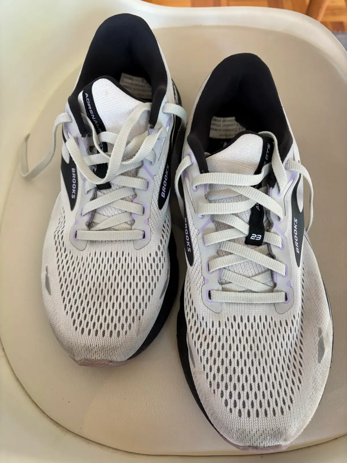 Brooks Adrenaline GTS 23 Womens Running Shoes size 42.5 EU D width – photo 2