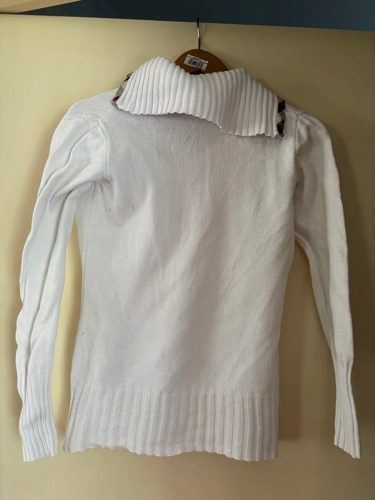 Burberry of London White Cotton Jumper – Size Small has marks – photo 3