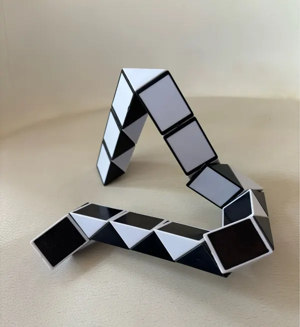 Vintage Rubik’s Snake Twist Puzzle – Black & White – Retro 1980s