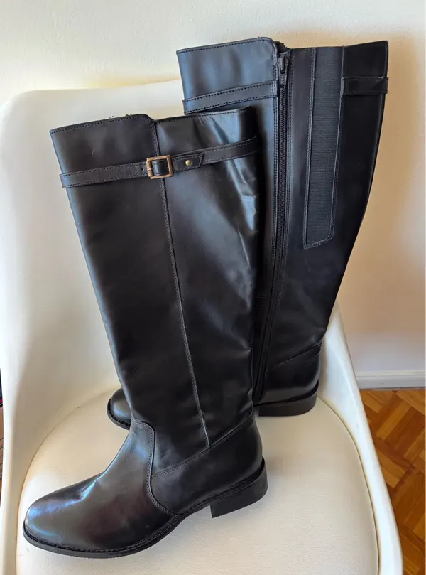 Black leather knee-high buckle boots size 42.5 or 11 new and unworn