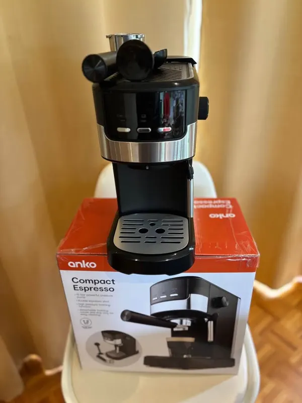 Compact Espresso Coffee Machine used 2 x as new under warranty