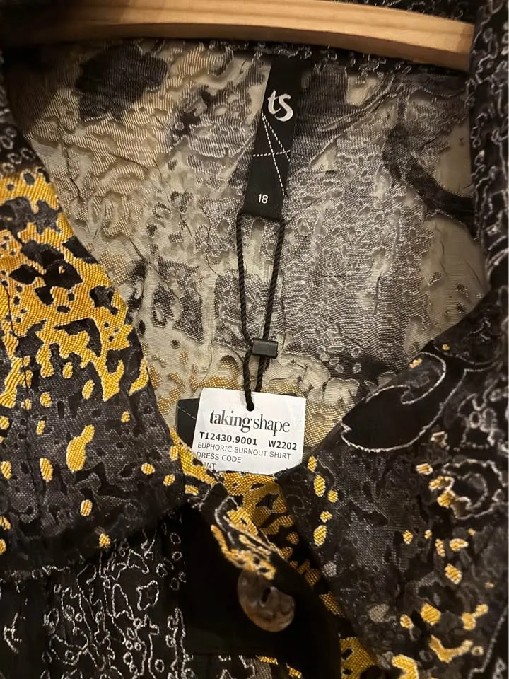Taking Shape size 18 Euphoric burnout shirt new with tags — photo 2