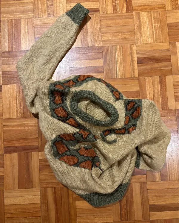 Vintage 1983 Size 10 - 12 pure wool python snake picture hand knit original