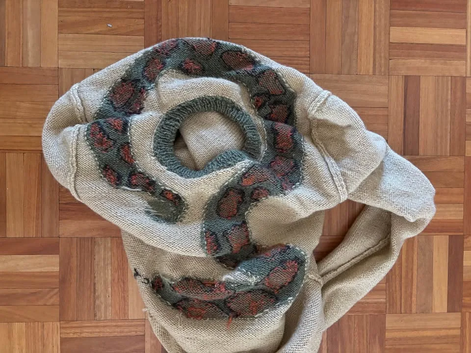 Vintage 1983 Size 10 - 12 pure wool python snake picture hand knit original — photo 2