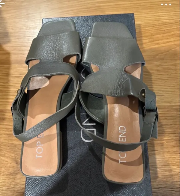 Top End khaki green leather sandals size 44 or 12