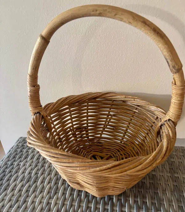 Sturdy cane basket 29 cm x 37 cm as new
