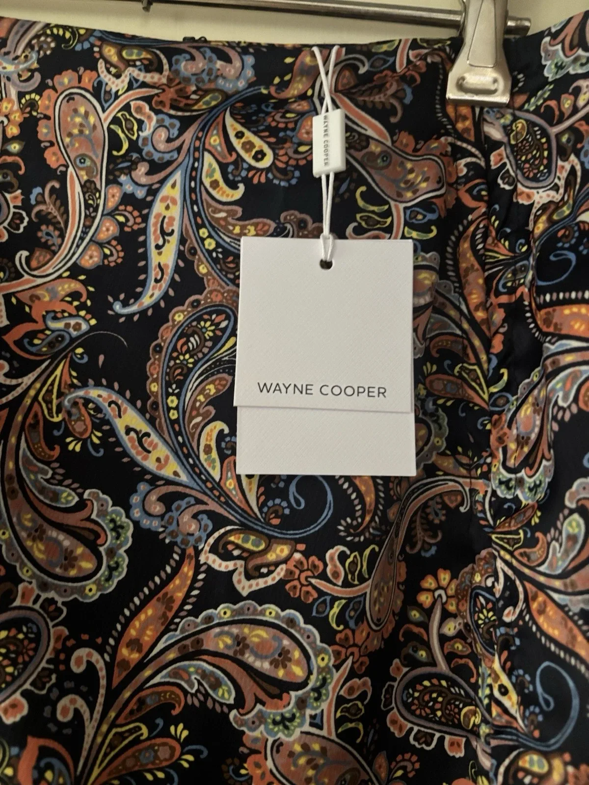 Wayne Cooper brand new with tags size 8 paisley skirt adjustable side split — photo 3