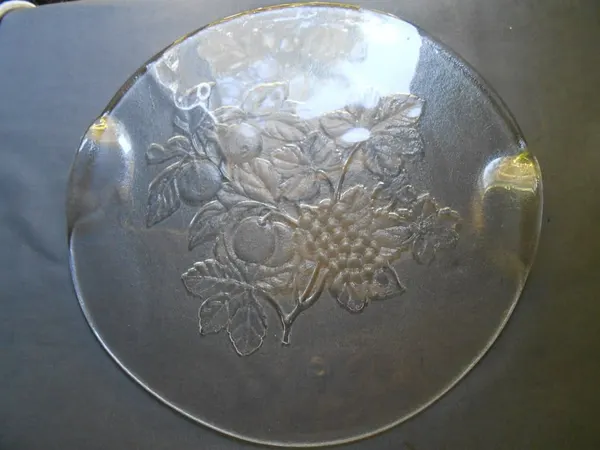 KOSTA BODA hand made round Swedish vintage Fruit motif cheese antipasto PLATTER