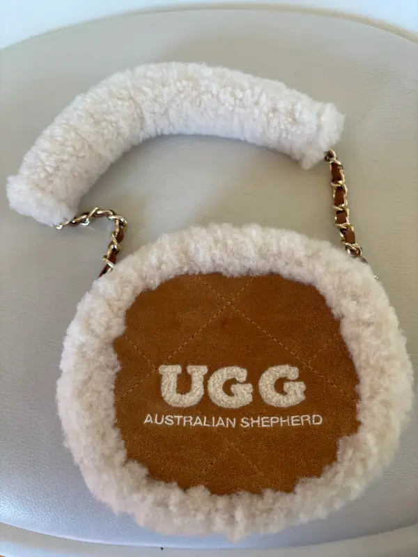 Australian Shepherd UGG® Women Fluffy Wool Over Shoulder Ovelle Bag