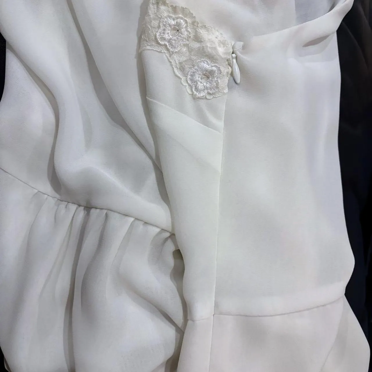 Tokito Women's White and Cream Blouse Size 16 • Excellent condition — photo 4