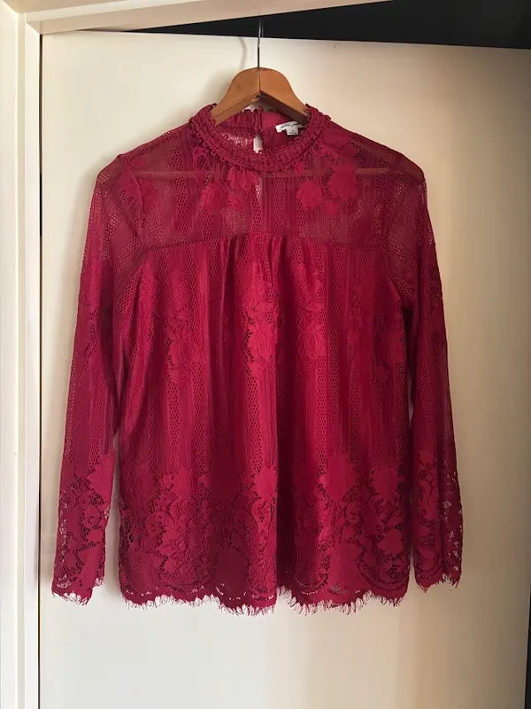 Ultra Pink USA maroon Lace long sleeve top size M as new
