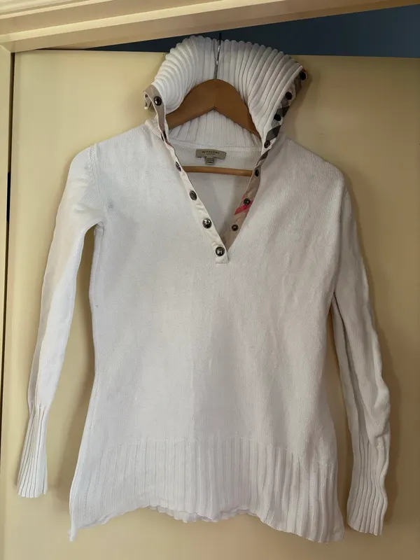 Burberry of London White Cotton Jumper – Size Small has marks