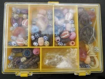 Vintage unused 1970s box of beads and jewellery making supplies — photo 2
