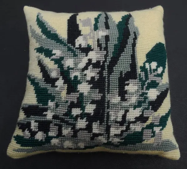 VINTAGE retro 1970s Pure WOOL Dutch TAPESTRY NEEDLEPOINT CUSHION handmade VGC