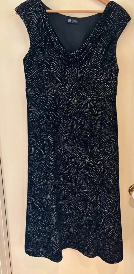 Vintage size L 12 - 14 1990s Von Troska silk blend velvet textured dress in VGC