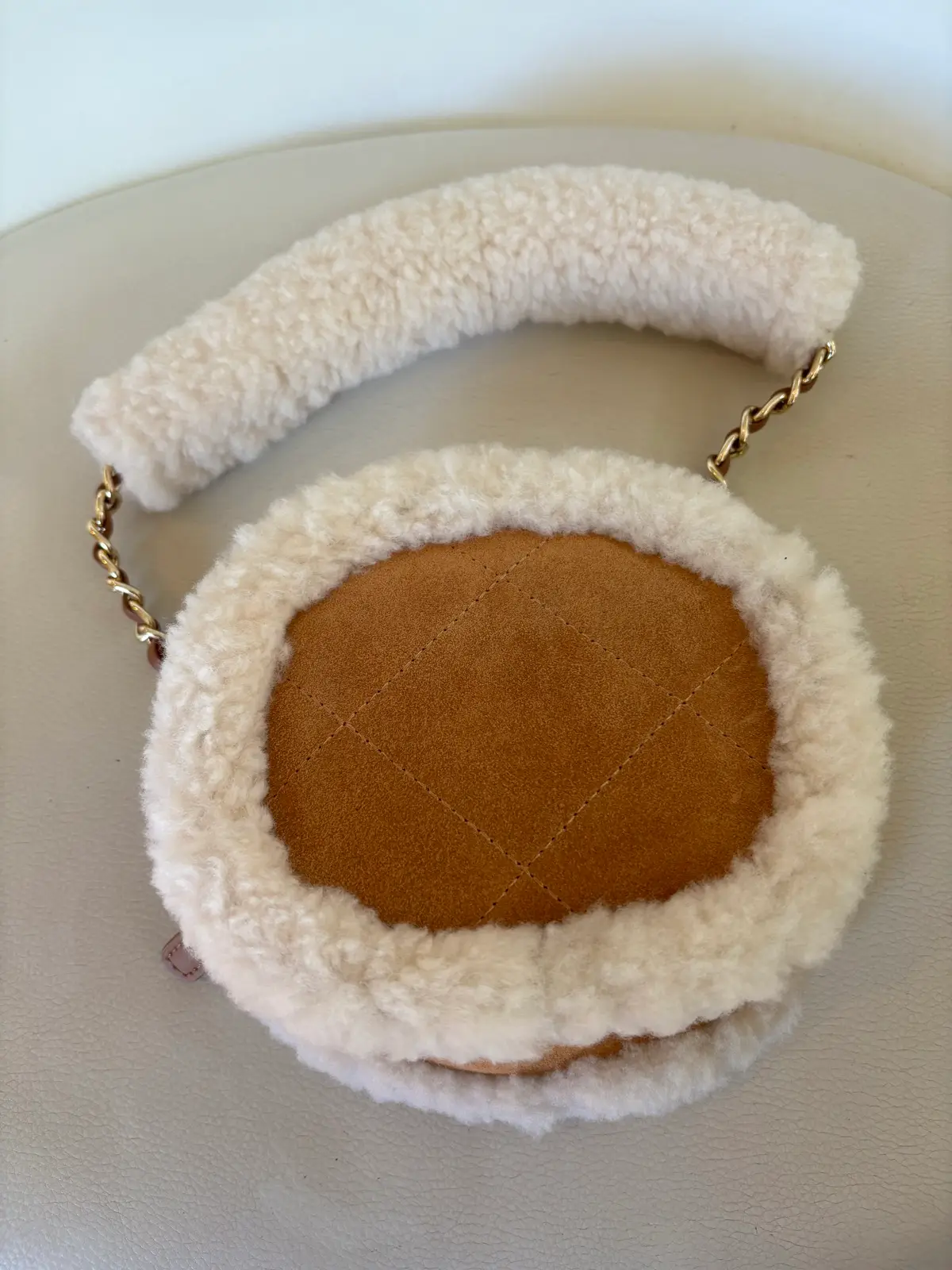 Australian Shepherd UGG® Women Fluffy Wool Over Shoulder Ovelle Bag – photo 2