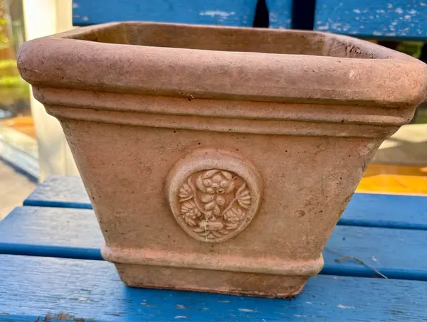 Terracotta Tuscan style plant pot 20 cm high x 24 cm across top