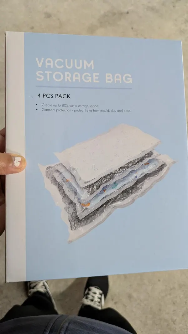 Vacuum storage bag