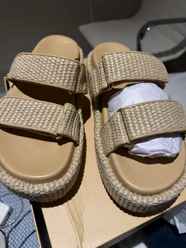 Billini Slides Size 8 New