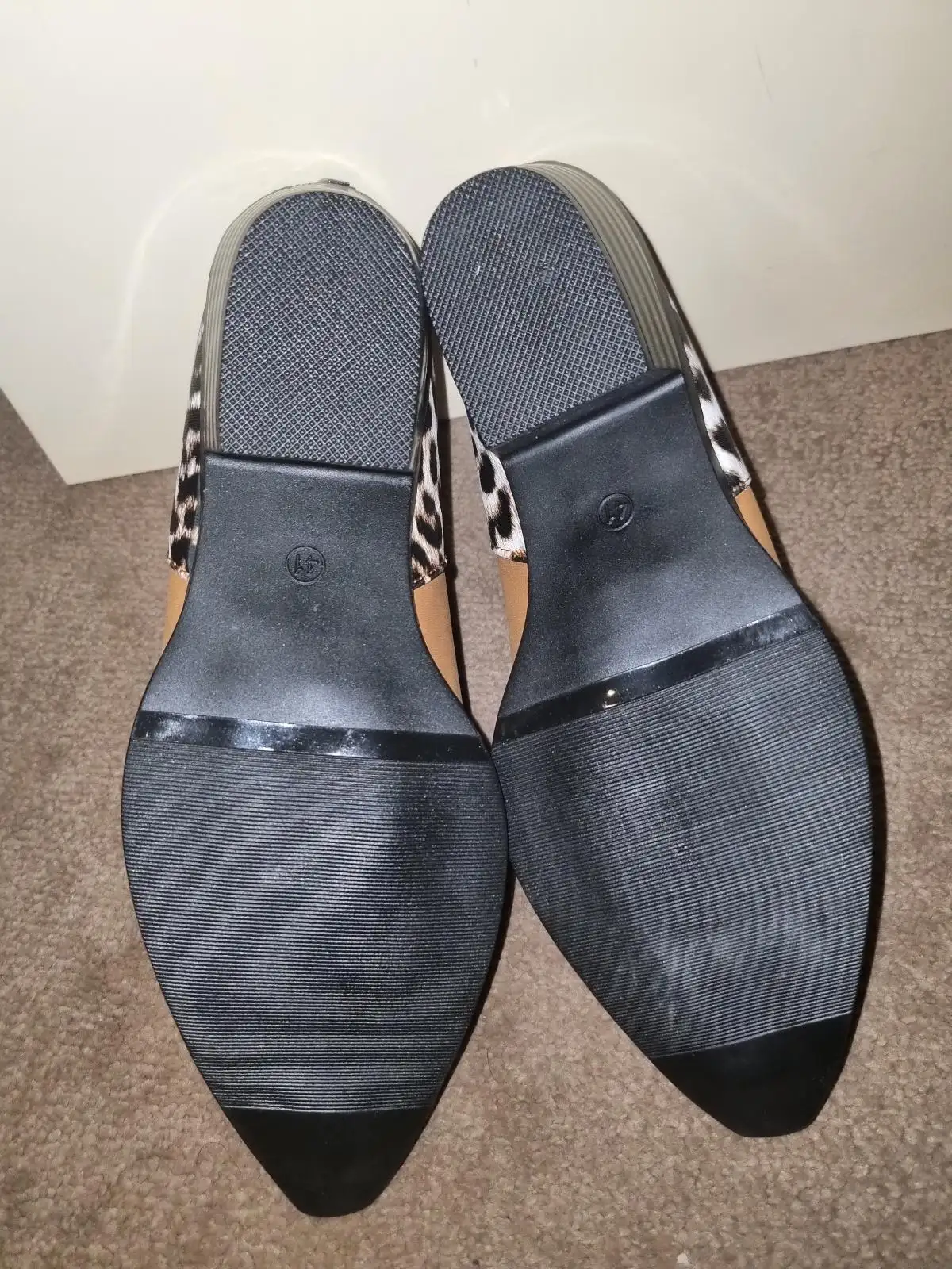 Ankle boots tan with print – photo 5