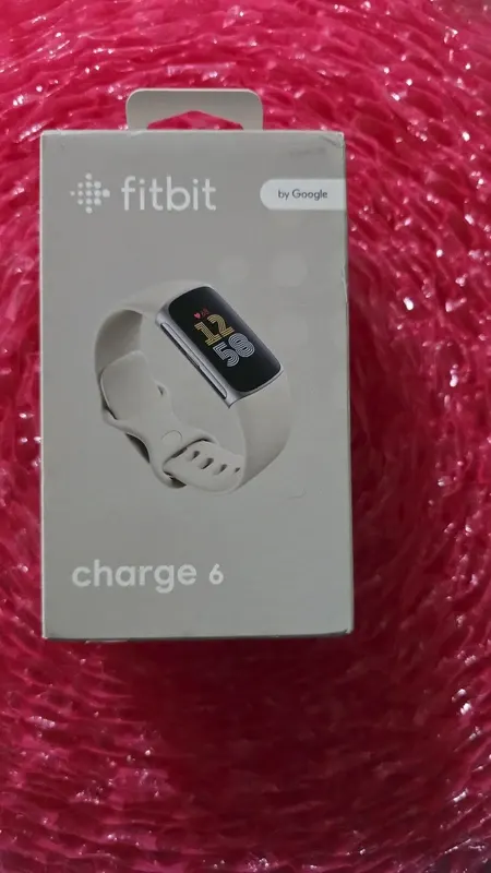 Fitbit Charge 6 Advanced Fitness & Health Tracker (GA05185-NA) Porcelain