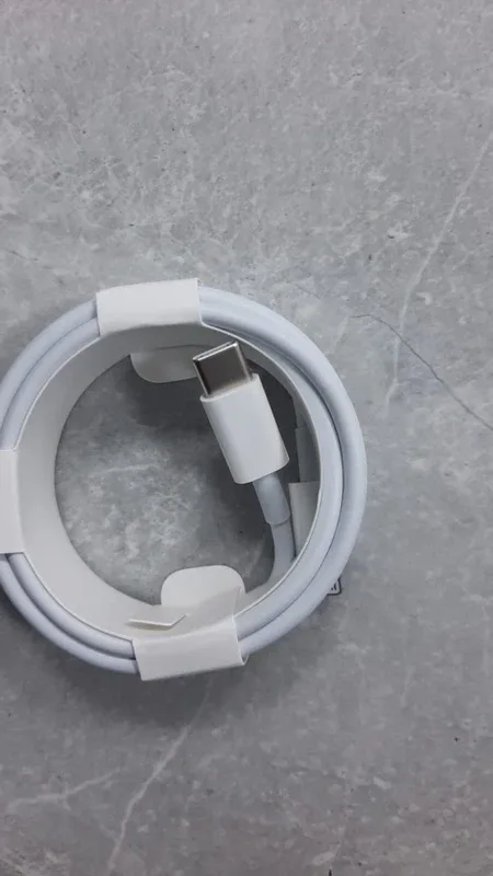 Apple Cable USB-C To Lightning Charging Cable 2M (MW2R3AM/A) - White – photo 2
