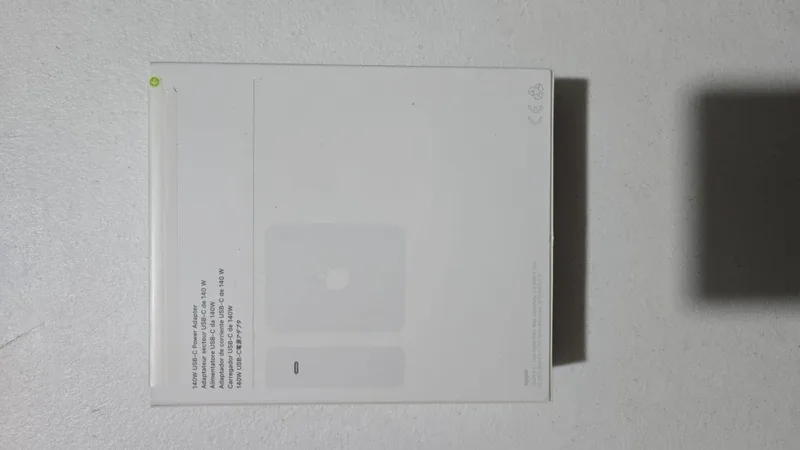 Apple USB-C 140W Power Adapter (MLYU3X/A) - White – photo 2