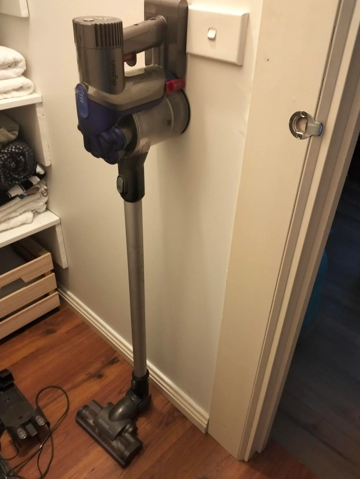 Stick vacuum — photo 5